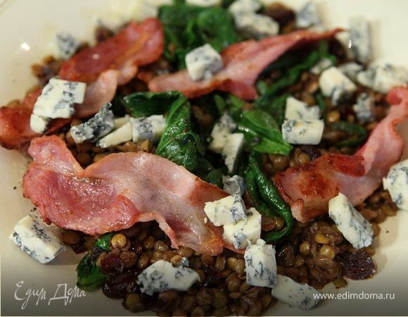 Салат из чечевицы со шпинатом и горгонзолой Салат из чечевицы со шпинатом и горгонзолой