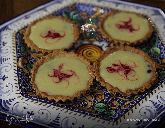 Миндальные корзиночки с малиной и ганашем из белого шоколада 