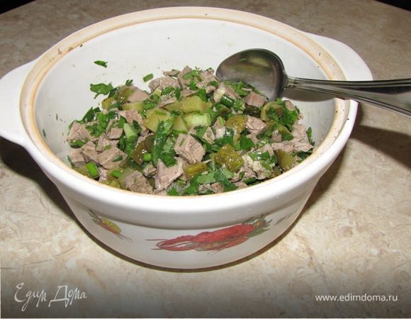 Мясной салат с корнишонами Мясной салат с корнишонами