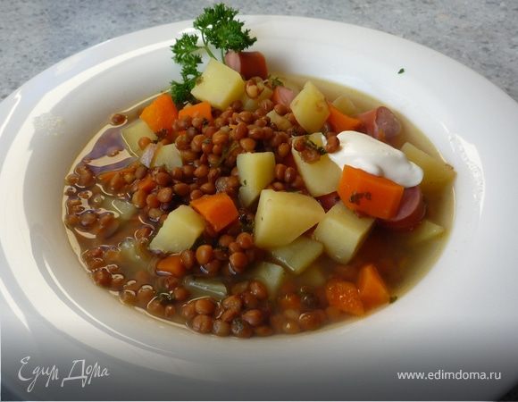 Сытный суп с чечевицей и венскими сосисками