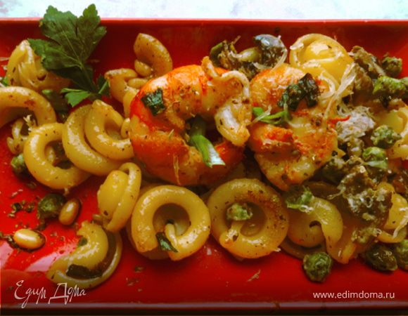 Паста "Dischi volanti") с креветками, кедровыми орешками и грибами Паста "Dischi volanti") с креветками, кедровыми орешками и грибами