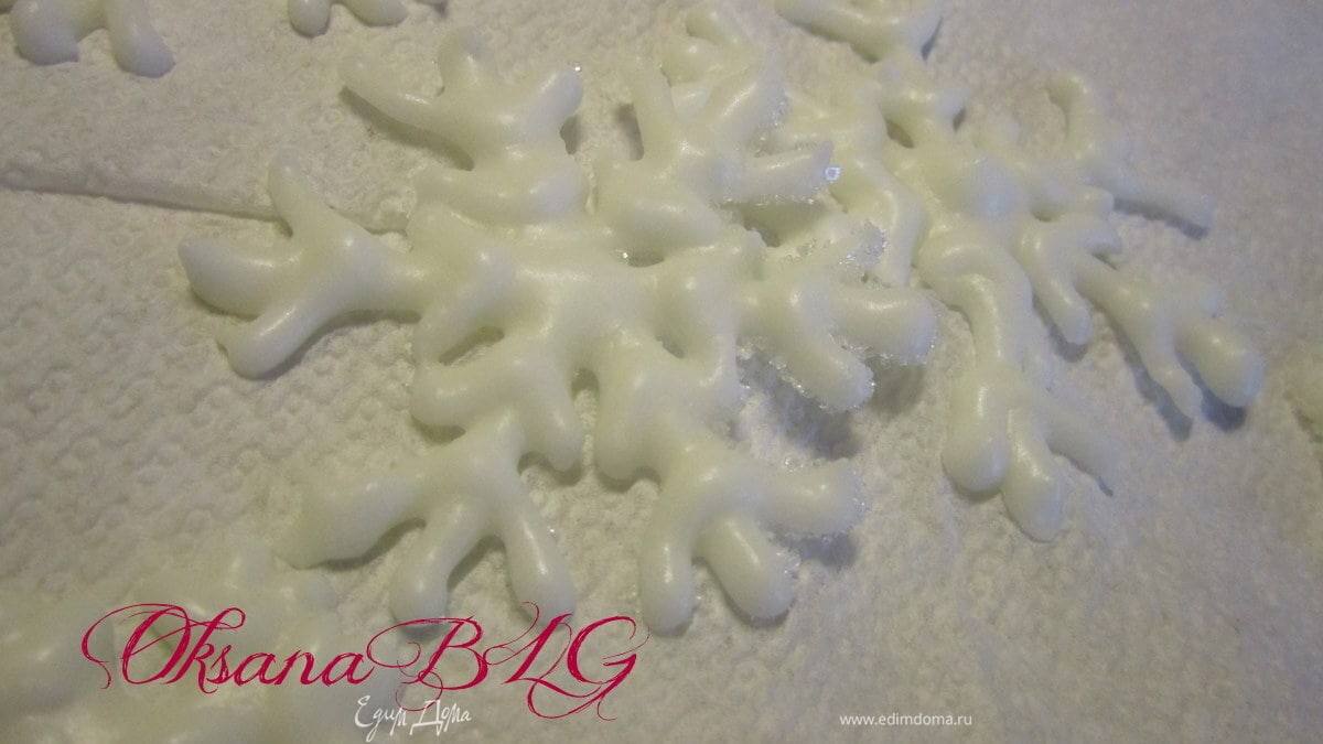 Снежинки из айсинга