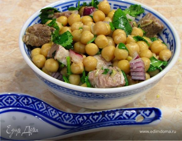 Салат из турецкого горошка с говядиной Салат из турецкого горошка с говядиной