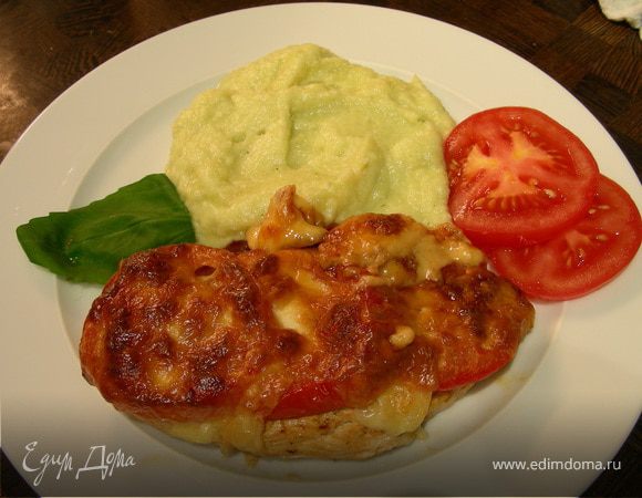 Куриная грудка, запеченная с томатами и моцареллой Куриная грудка, запеченная с томатами и моцареллой