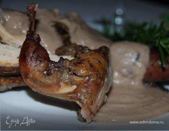 Цесарка в красном вине с сельдереем Цесарка в красном вине с сельдереем