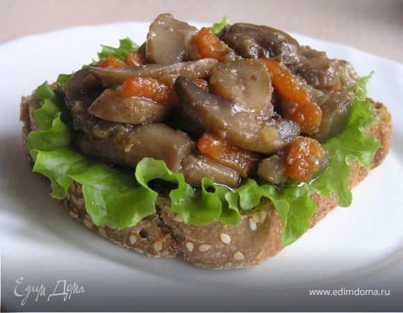 Брускетта с грибами