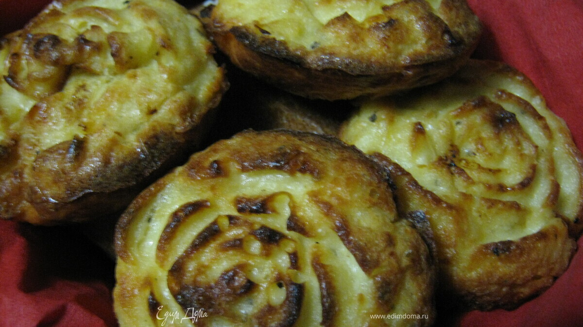 Маффины с сыром и чесноком.