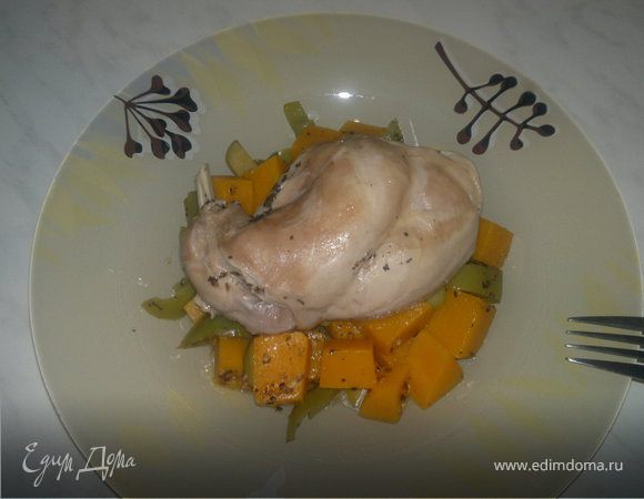 Кролик в Прованском бульоне с тушеной тыквой и перцем.