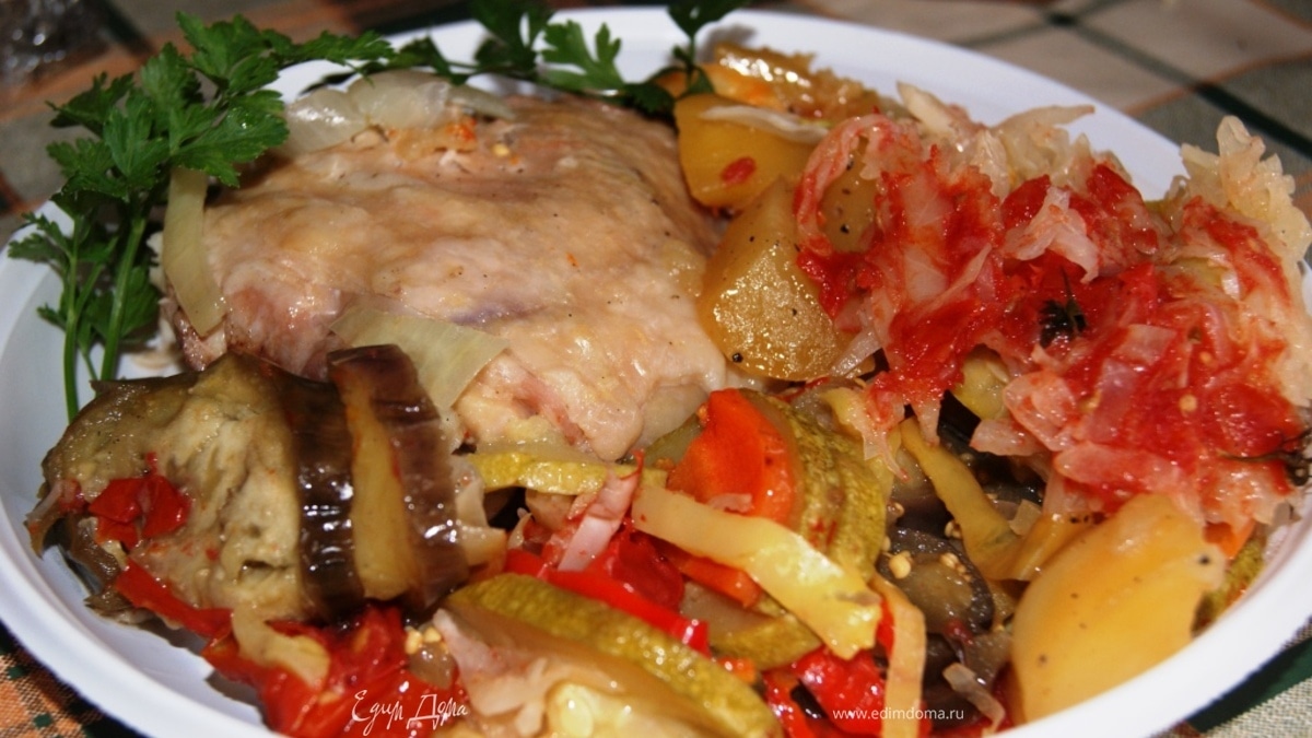 Мясо с овощами в казане (на костре)