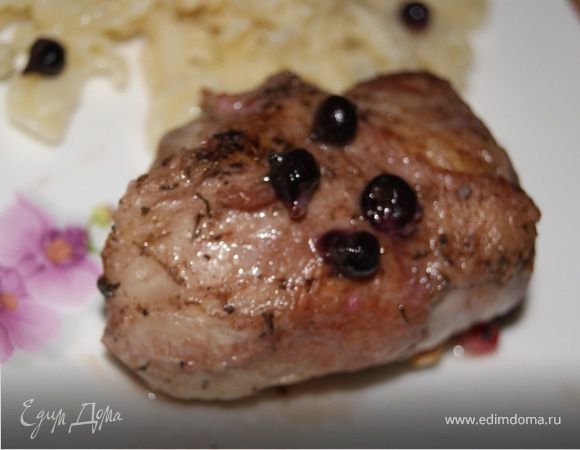 Котлета дарницкая с соусом из смородины