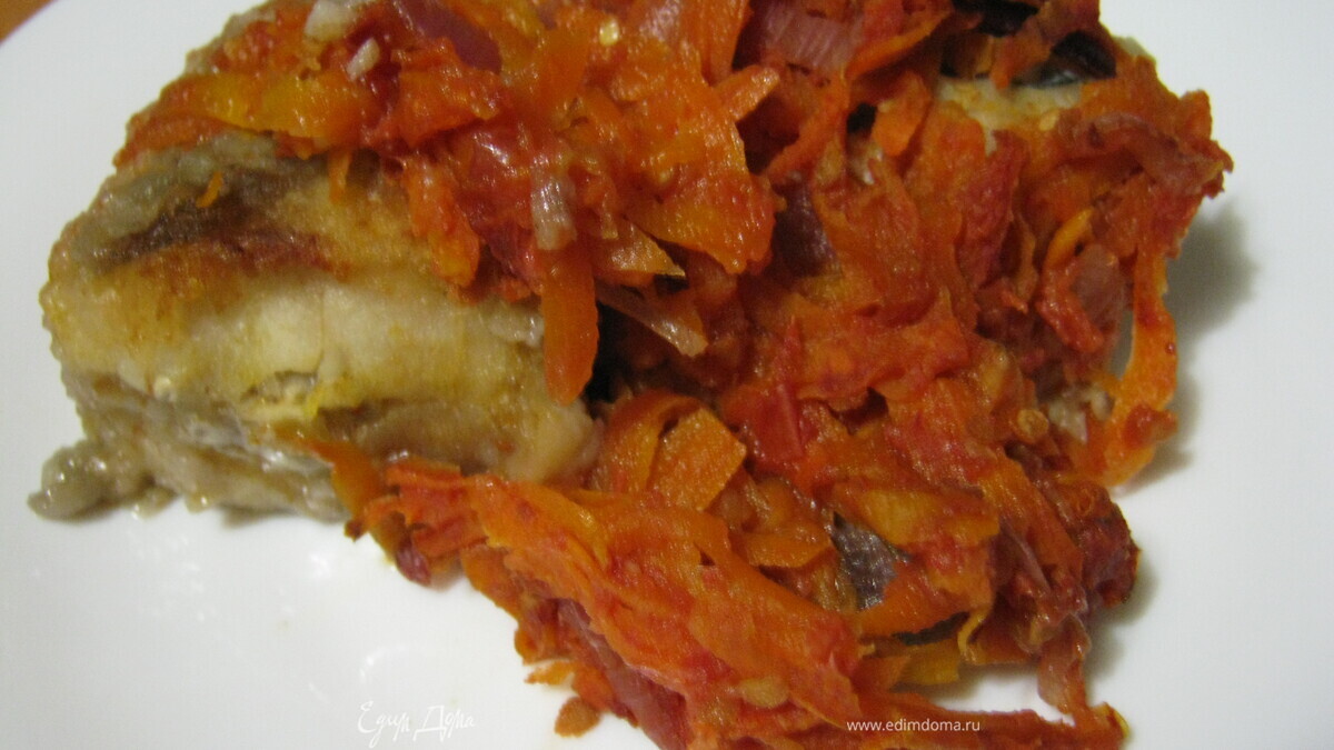 Рыбка запеченная с овощами.