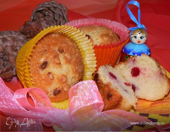 Маффины с кедровыми орешками и клюквой