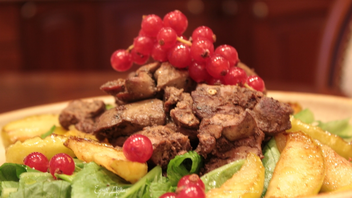 Салат из куриной печенки с яблоком