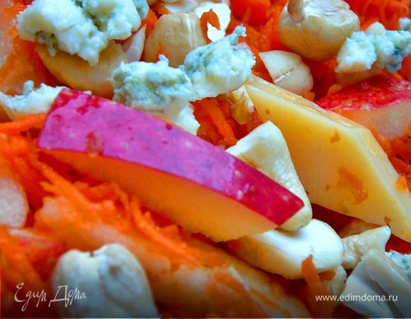 Салат"Зимний"с сыром и фруктами.