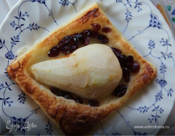 Тарталетки с карамелизированной грушей и клюквой Тарталетки с карамелизированной грушей и клюквой