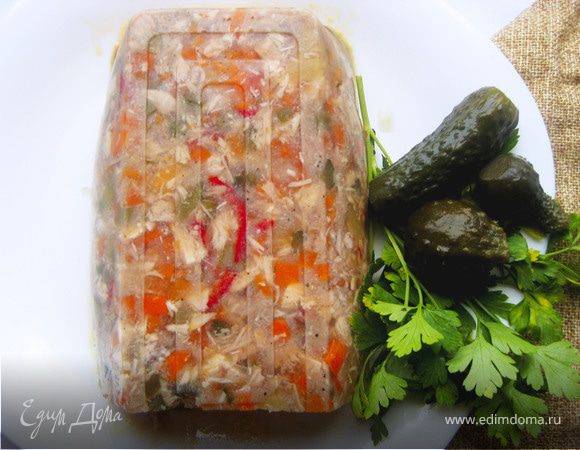 Заливной террин с курицей и овощами