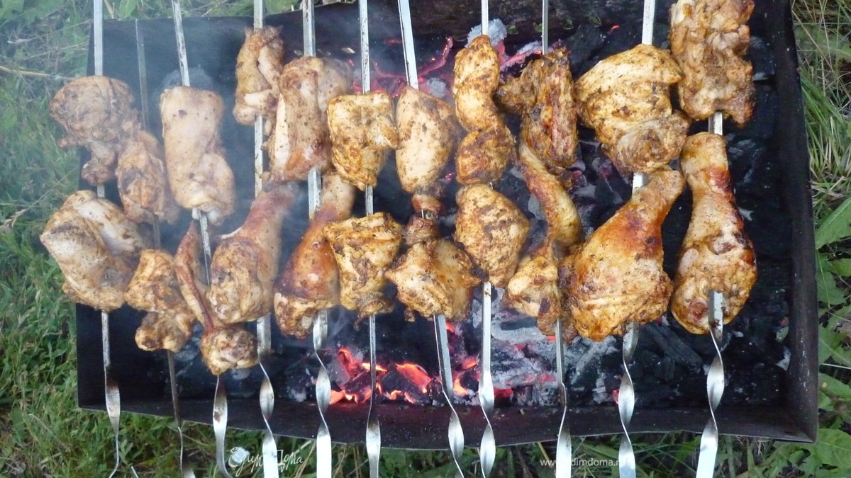Курица на мангале (фирменный рецепт)