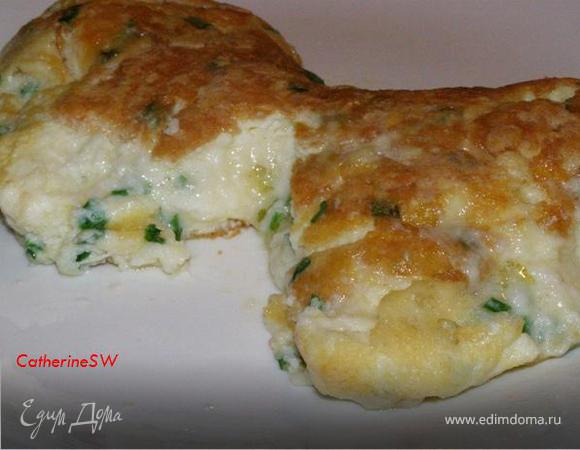 Пышный омлет-суфле с тремя видами сыра