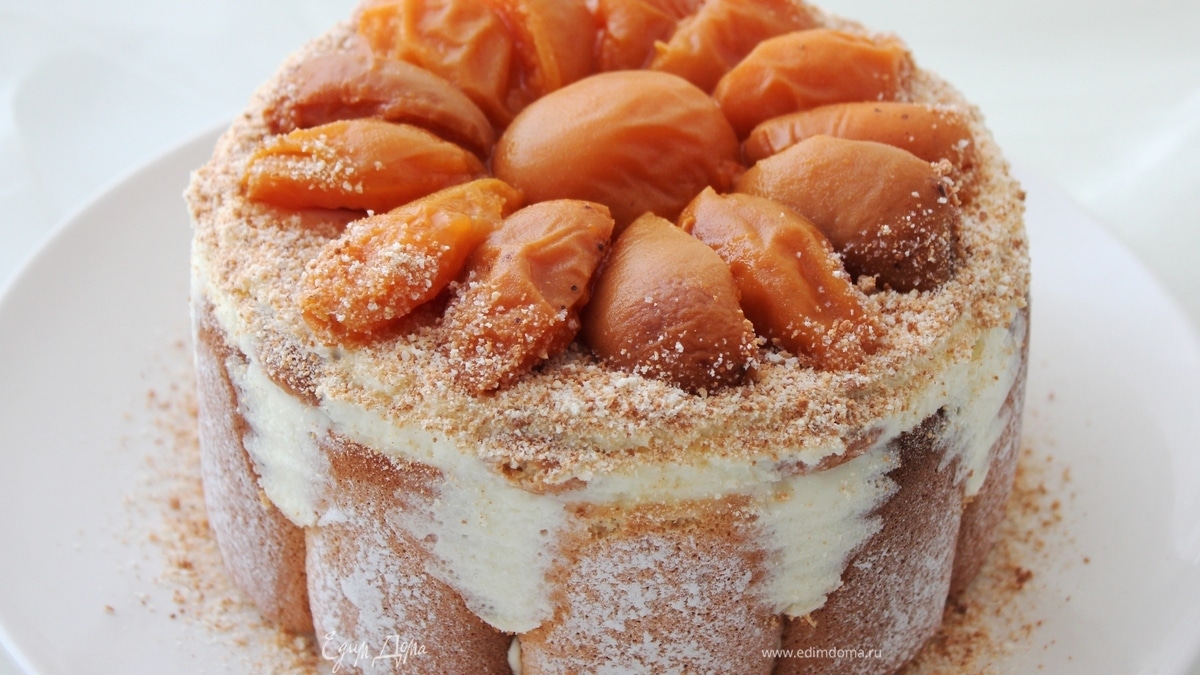 Шарлотка с английским ванильным кремом