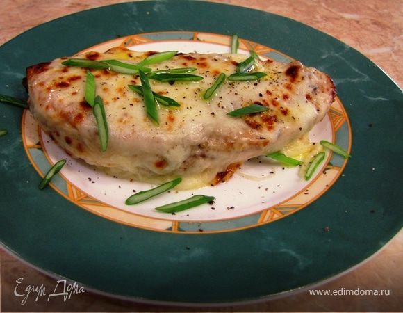 Куриные грудки, фаршированные копченым мясом под сырной корочкой