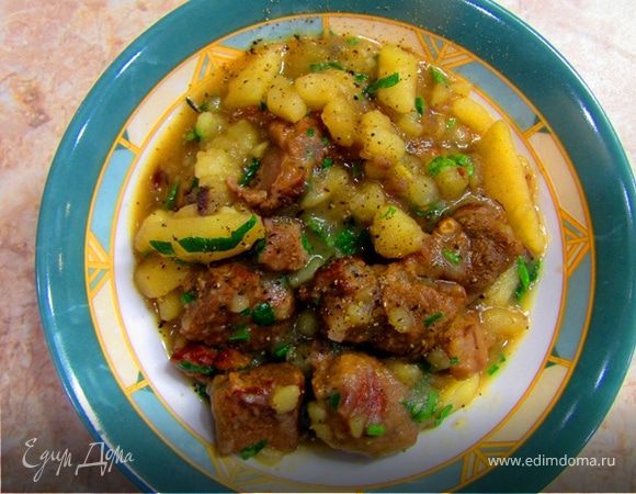 Мясо, тушеное с картофелем Мясо, тушеное с картофелем