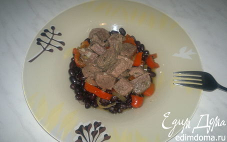Рецепт Черная фасоль и чатни из сладкого перца и шалота + тушеная говядина с чесноком и имбирем.