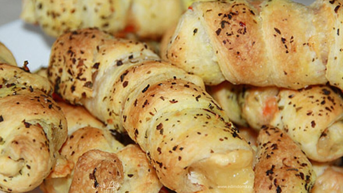 Завитушки с крабовыми палочками и сыром