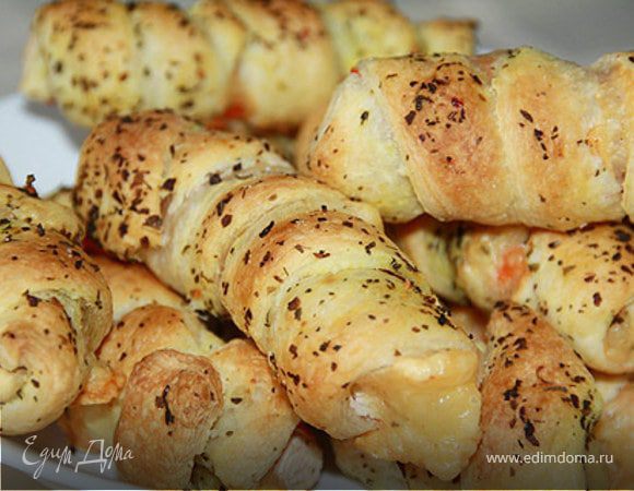 Завитушки с крабовыми палочками и сыром Завитушки с крабовыми палочками и сыром