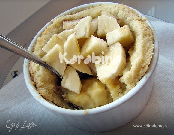 Пирожные с заварным кремом и фруктами