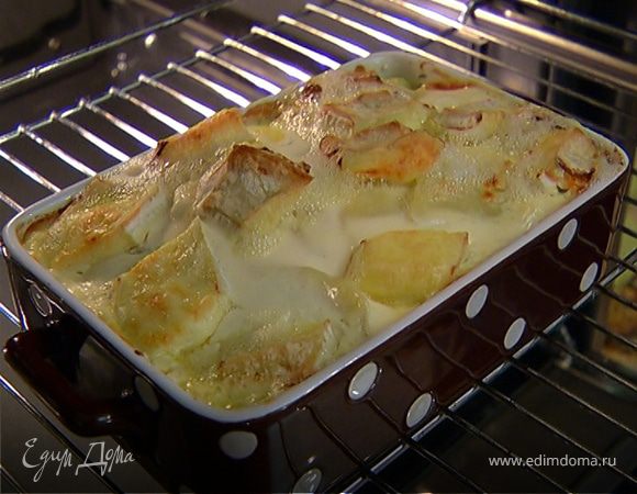 Деревенская запеканка с копченой курицей и сыром