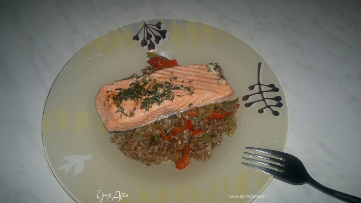 Гречетто с двумя видами перца , чесноком и соевым соусом и стейк лосося вариант номер 2