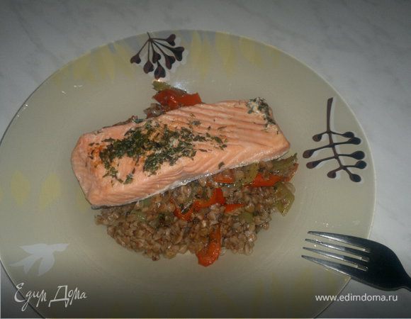 Гречетто с двумя видами перца , чесноком и соевым соусом и стейк лосося вариант номер 2 