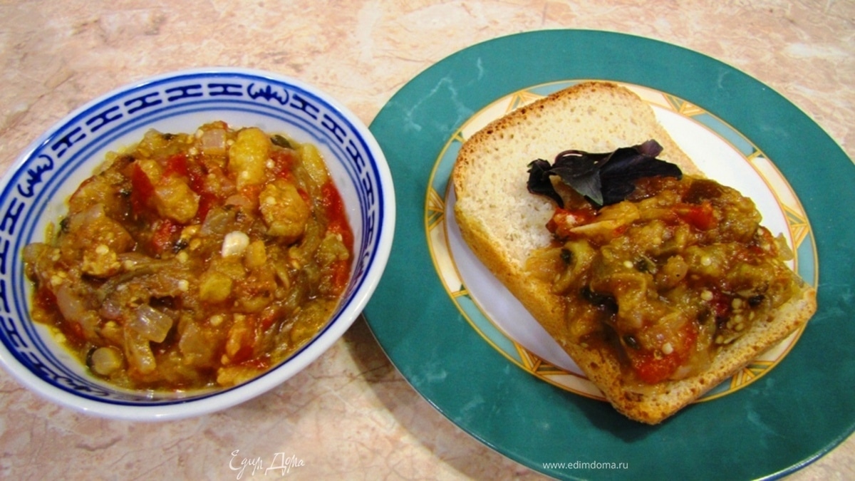 Икра из баклажан - самое то!.. Первого января)))