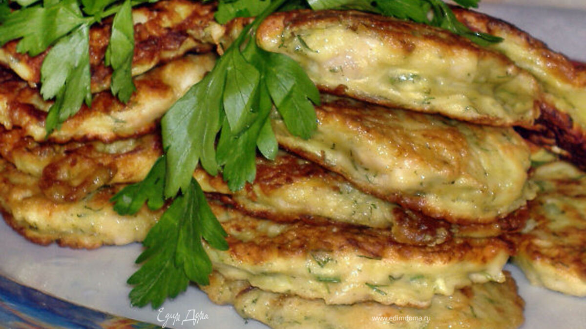 Оладьи из куриной грудки и кабачка