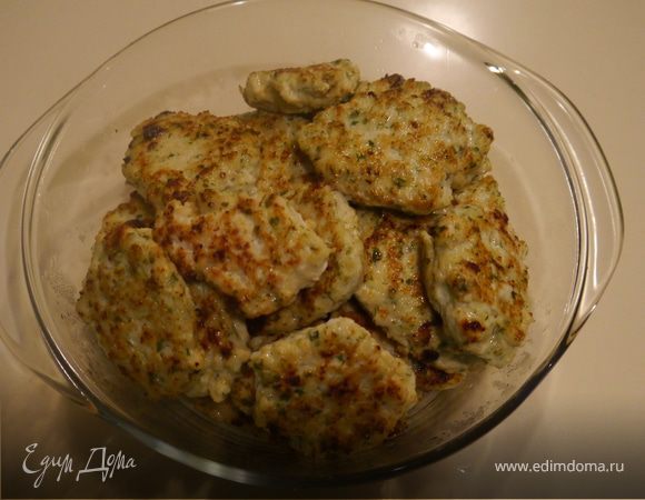 Котлетки куриные с зеленушкой