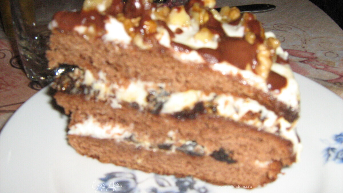 Рождественский торт с черносливом.