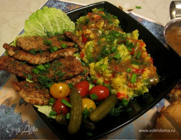 Нежный эскалоп с кукурузной кашей.