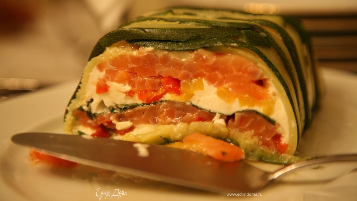 Террин с лососем и перцем