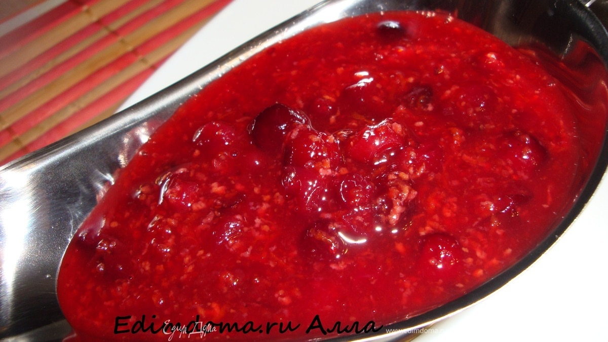 Пикантный клюквенный соус к индейке (или другому мясу)