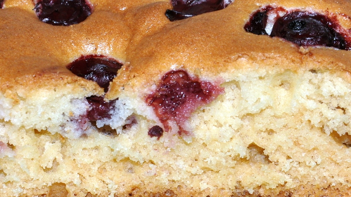 Пирог с вишней