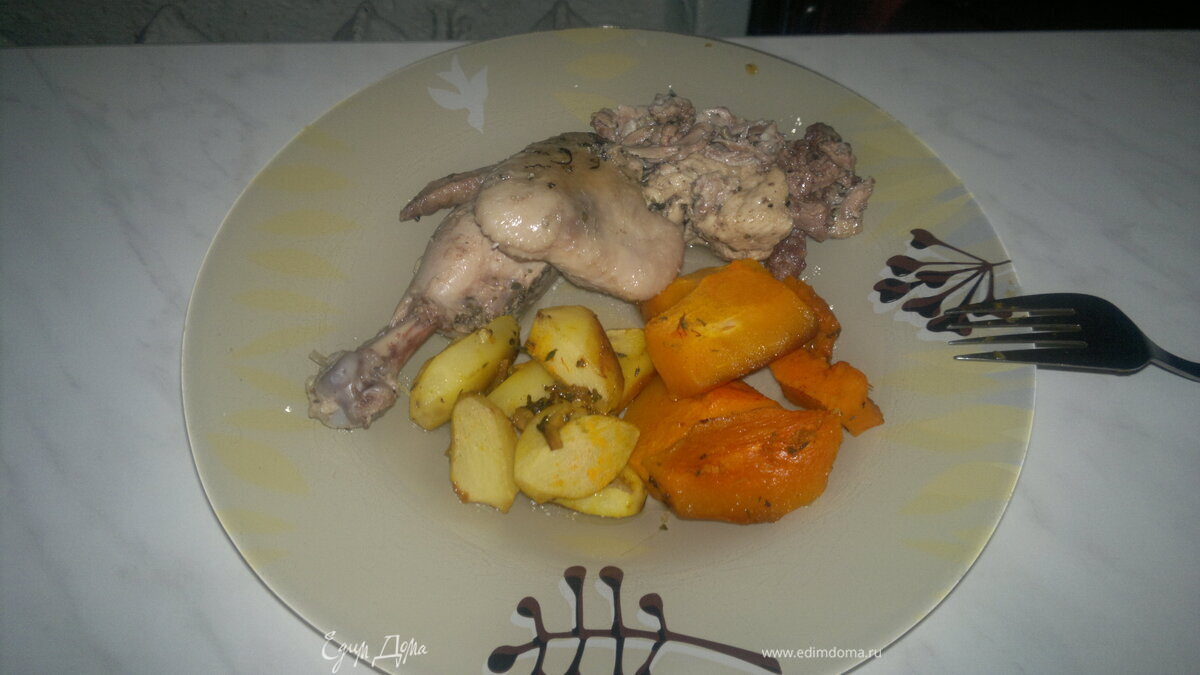 Куриный пир и запеченые овощи ( тыква и картофель )