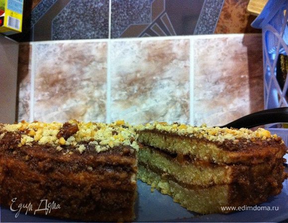 Бисквитник с шоколадно-абрикосовой прослойкой 