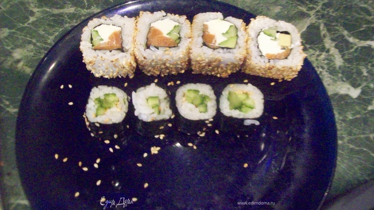 Филадельфия ролл и роллы с огурцом
