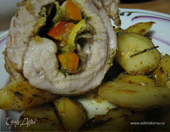 Запеченная свинина с  овощами и розмарином