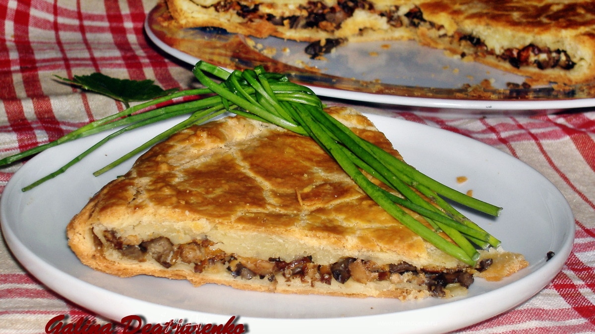 Пирог с лисичками