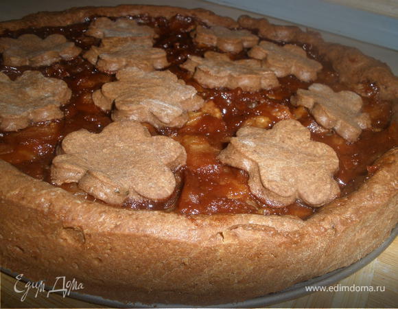 Шоколадно-яблочный пирог из песочного теста