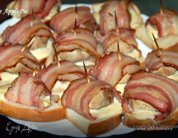 Грибочки с сырокопченой ветчиной и сыром Грибочки с сырокопченой ветчиной и сыром