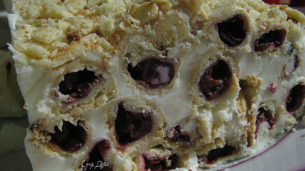 Торт вишневый с кремом баваруа
