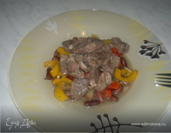 Похлебка из фасоли со сладкими перцами и бараниной в уцхо сунели.