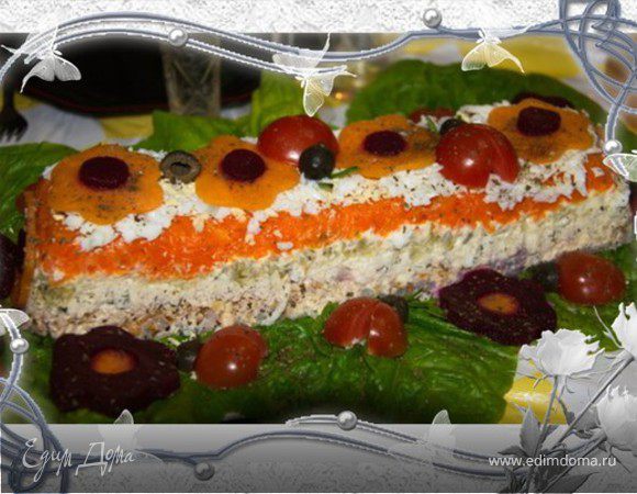 Слоеный салат с курицей Слоеный салат с курицей